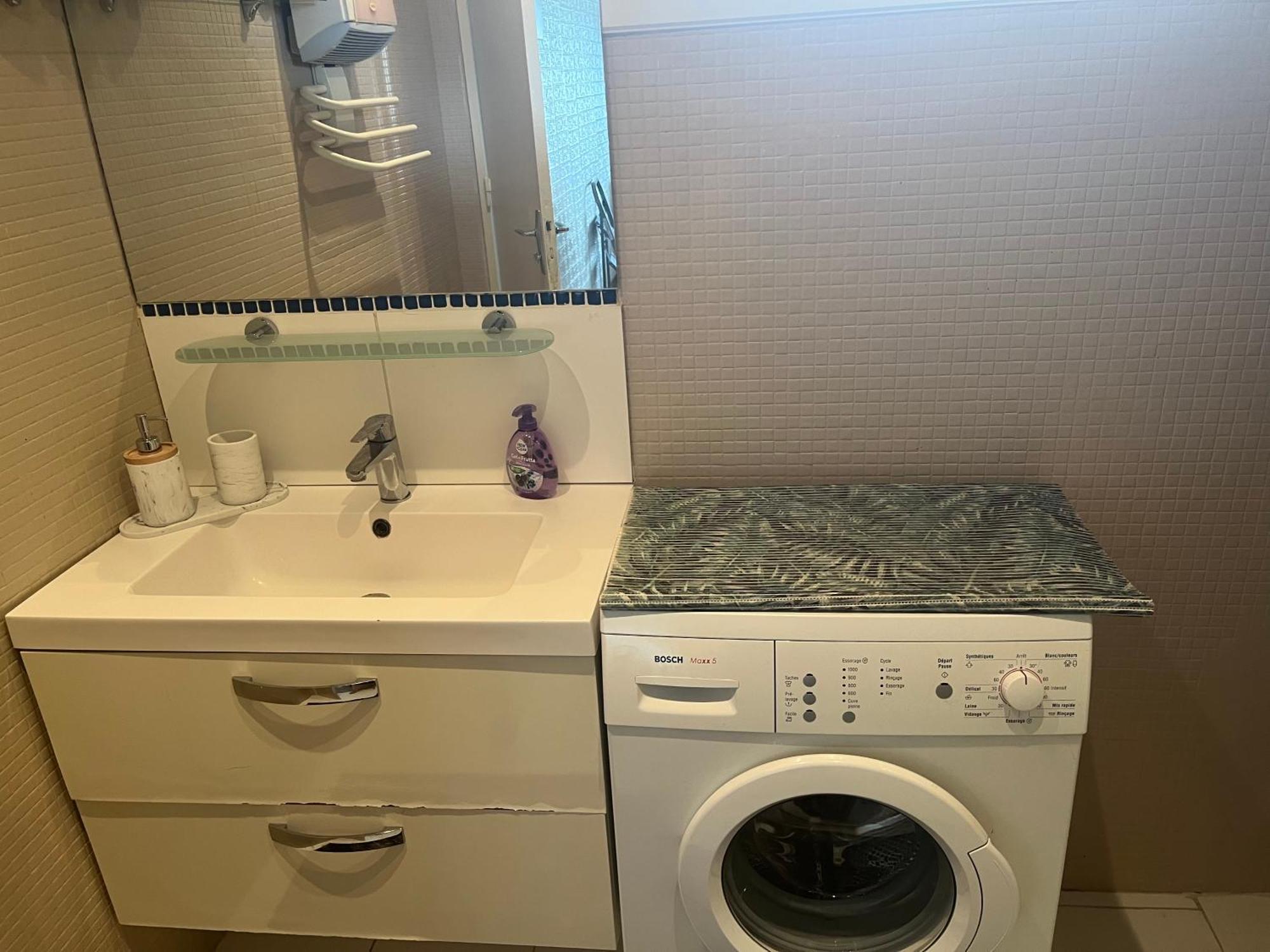 Joli Apartemo O Centro Le Lavandou Exteriör bild